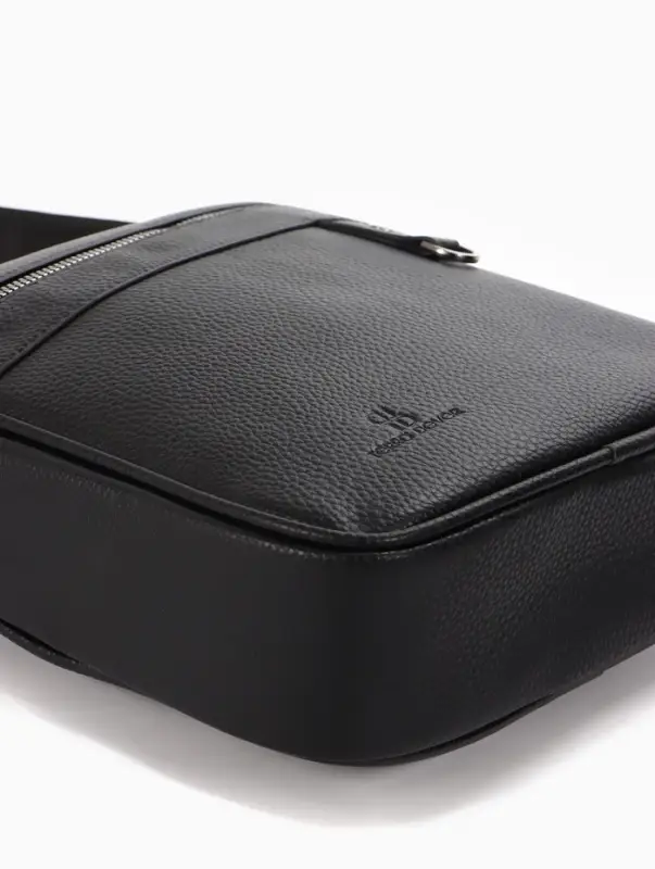 Сумка мужская, 21*7*25 см, отд на молнии, 2 н/карман, длин рег.ремень, черный