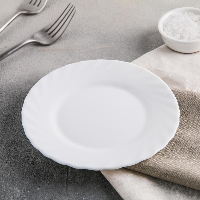 Тарелка плоская Trianon, d=15.5 см, цвет белый Тарелка плоская Trianon, d=15.5 см, цвет белый