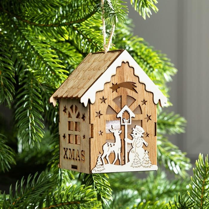 Ёлочная игрушка «Домик с оленем и снеговиком», от батареек, свечение тёплое белое Ёлочная игрушка «Домик с оленем и снеговиком», от батареек, свечение тёплое белое