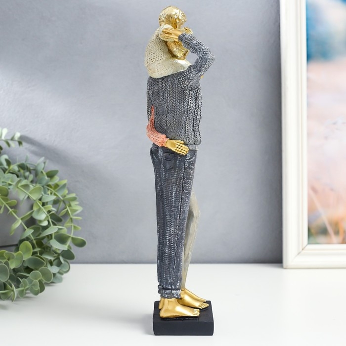 Сувенир полистоун  Сувенир полистоун "Семья - папа, мама и ребенок, в свитерах" 13х6х32,5 см