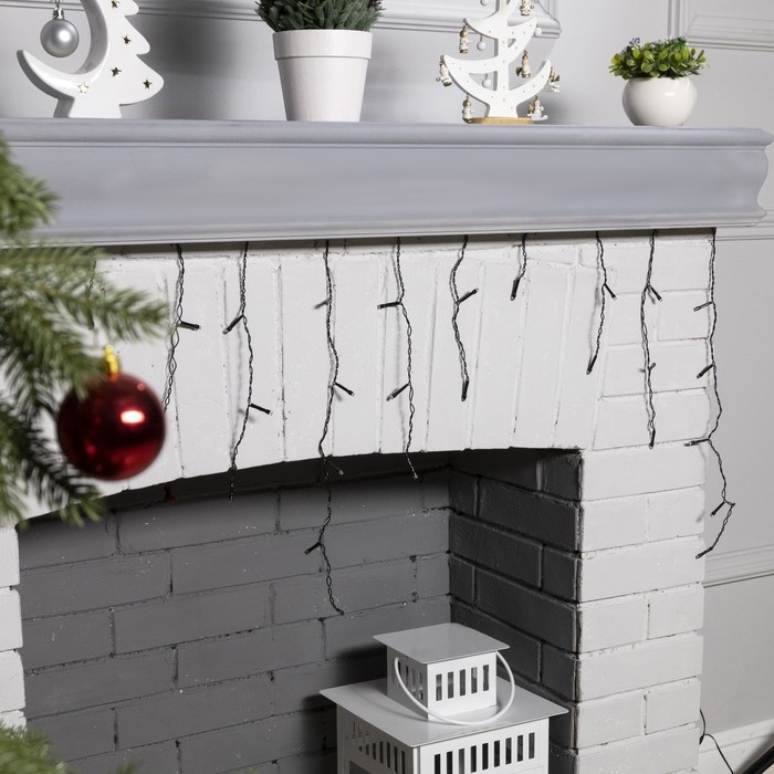 Гирлянда «Бахрома» 1.8 × 0.5 м, IP20, тёмная нить, 48 LED, свечение белое, 8 режимов, 220 В Гирлянда «Бахрома» 1.8 × 0.5 м, IP20, тёмная нить, 48 LED, свечение белое, 8 режимов, 220 В