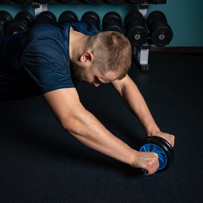 Ролик для пресса ONLYTOP, 2 колеса, с ковриком Ролик для пресса ONLYTOP, 2 колеса, с ковриком