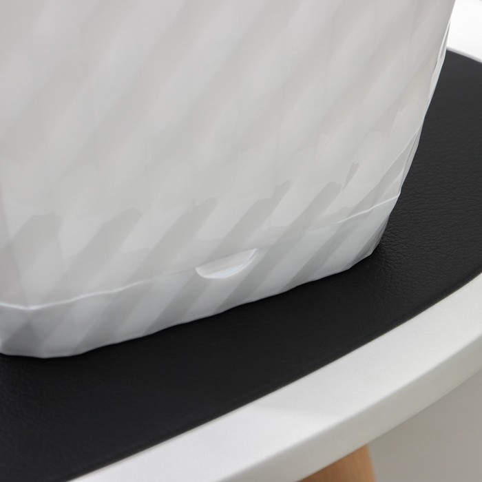 Горшок с поддоном «Классика», 2 л, белый Горшок с поддоном «Классика», 2 л, белый