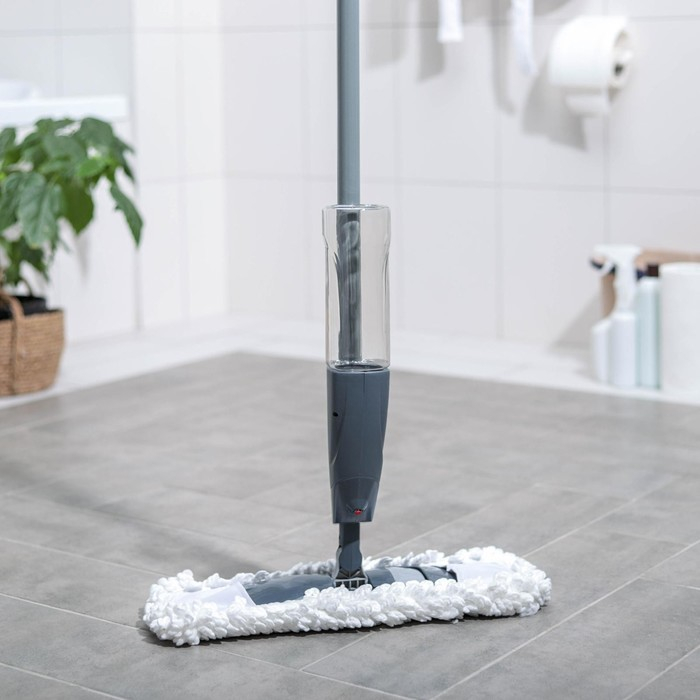 Швабра для мытья пола с распылителем Доляна, насадка из микрофибры 40×10 см, металлическая ручка 124 см, цвет МИКС Швабра для мытья пола с распылителем Доляна, насадка из микрофибры 40×10 см, металлическая ручка 124 см, цвет МИКС