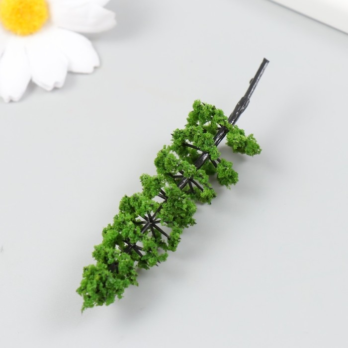 Искусственное растение для творчества пластик "Сосна"  2,5х9,2 см