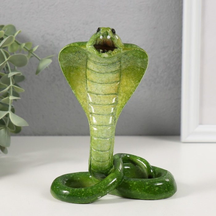 Сувенир полистоун лак Сувенир полистоун лак "Шипящая кобра" 11,8х6,5х15 см