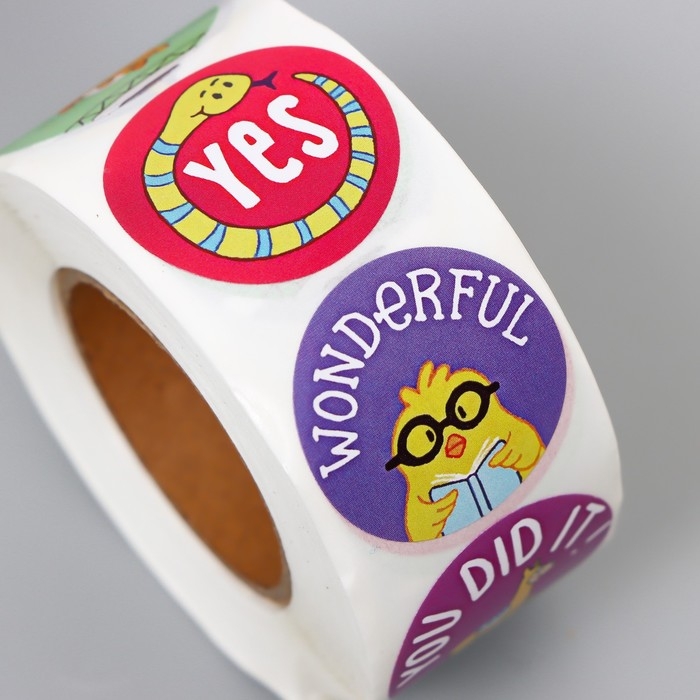 Наклейка бумага Наклейка бумага "Мотивирующие зверята" d=2,5 см 500 шт в рулоне 3х6х6 см