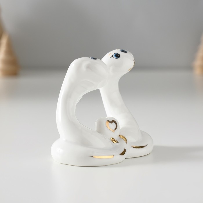 Сувенир керамика Сувенир керамика "Две змейки с сердечком" с золотом 3,4х6,5х5,6 см