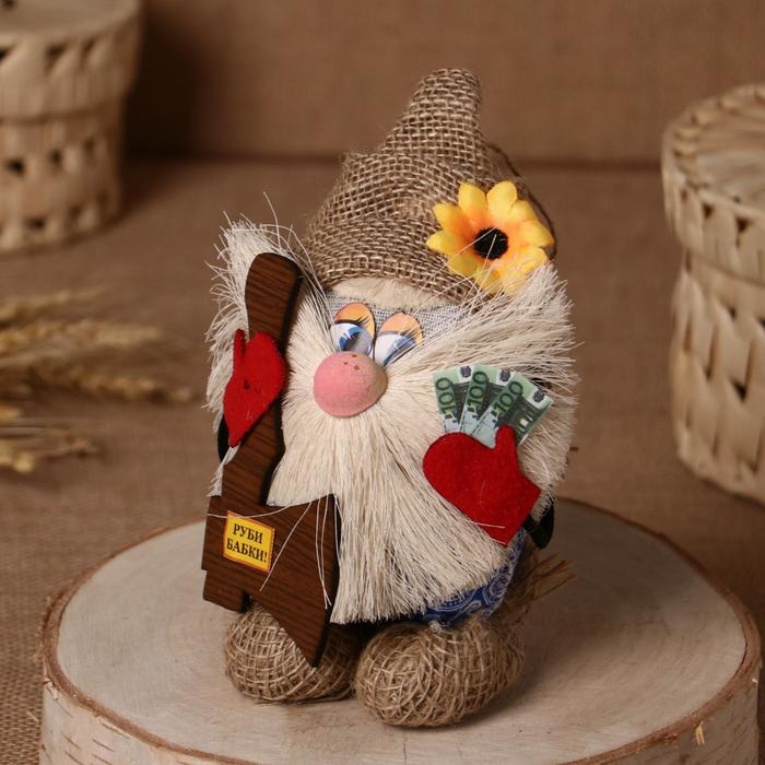 Оберег-домовой Оберег-домовой "Василек в льняном колпаке, с топором", 23х15х8 см, микс