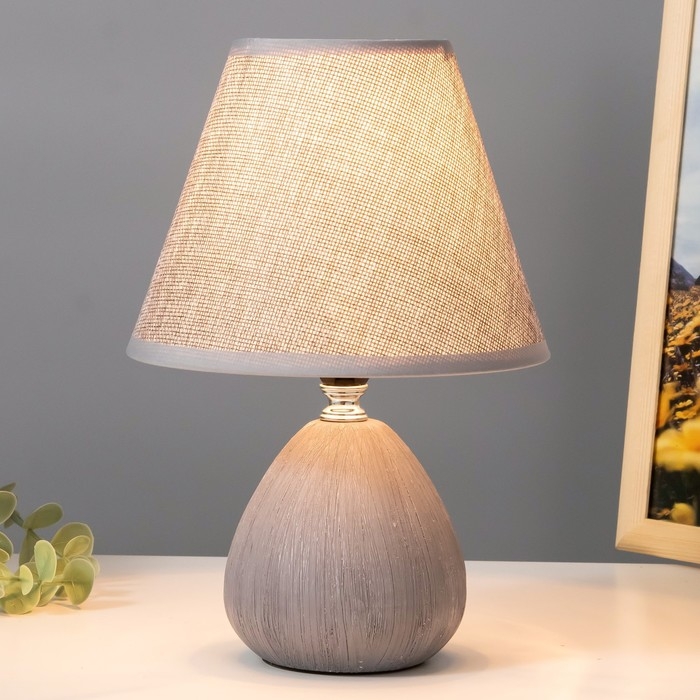 Настольная лампа Настольная лампа "Эстель" Е27 40Вт серый 17х17х26 см RISALUX