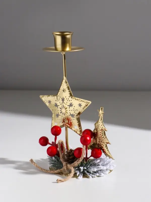 Подсвечник металл на 1 свечу  Подсвечник металл на 1 свечу "Звезда и ель с новогод.декором" золото d=2,5 см 12,5х9х18,5 см   10874