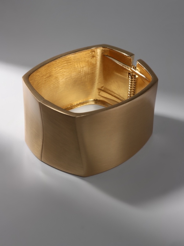 Браслет металл «Манжета» квадратный, цвет золото Браслет металл «Манжета» квадратный, цвет золото