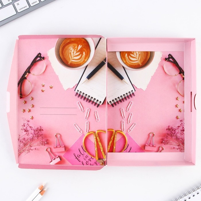 Ежедневник в подарочной коробке «Лучшему учителю», формат А5, 80 листов, твердая обложка Ежедневник в подарочной коробке «Лучшему учителю», формат А5, 80 листов, твердая обложка