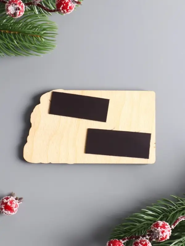 Магнит новогодний с календарём 2026 «Год без забот», размер магнита 6×10.5 см