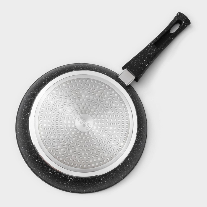 Сковорода кованая Magistro Dark, d=26 см, съёмная ручка soft-touch, антипригарное покрытие, индукция, цвет чёрный Сковорода кованая Magistro Dark, d=26 см, съёмная ручка soft-touch, антипригарное покрытие, индукция, цвет чёрный