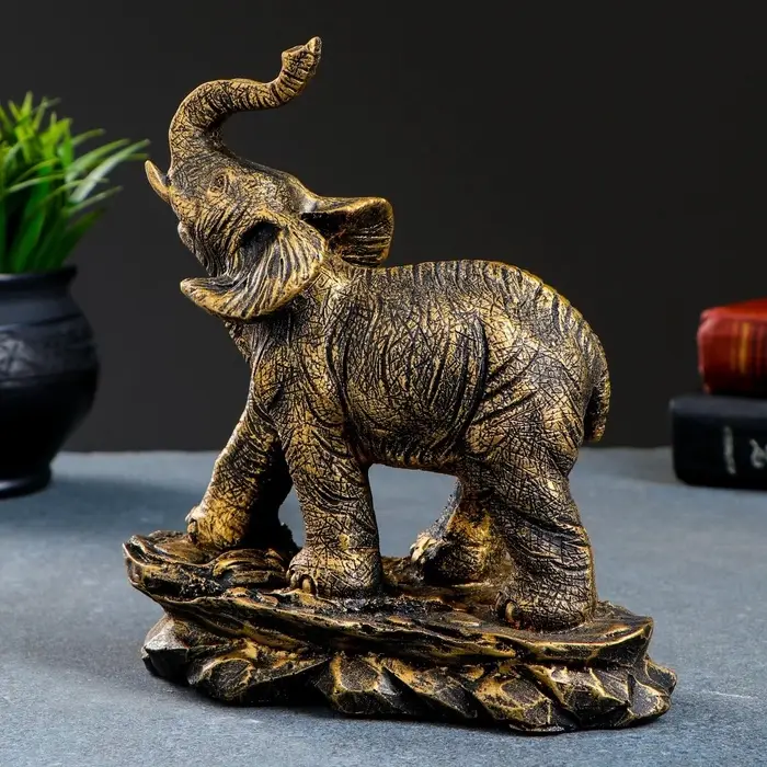 Фигурка полистоун &laquo;Слон хобот вверх на горе&raquo;, под бронзу, 18&times;16&times;9 см