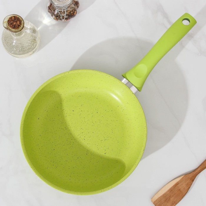 Сковорода Trendy style, d=22 см, пластиковая ручка, антипригарное покрытие, цвет зелёный Сковорода Trendy style, d=22 см, пластиковая ручка, антипригарное покрытие, цвет зелёный