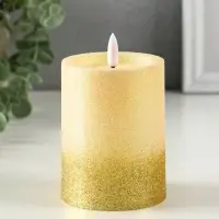 Светодиодная свеча LED RISALUX «Блёстки» 3хAAA золото 7,5х7,5х10 см Светодиодная свеча LED RISALUX «Блёстки» 3хAAA золото 7,5х7,5х10 см