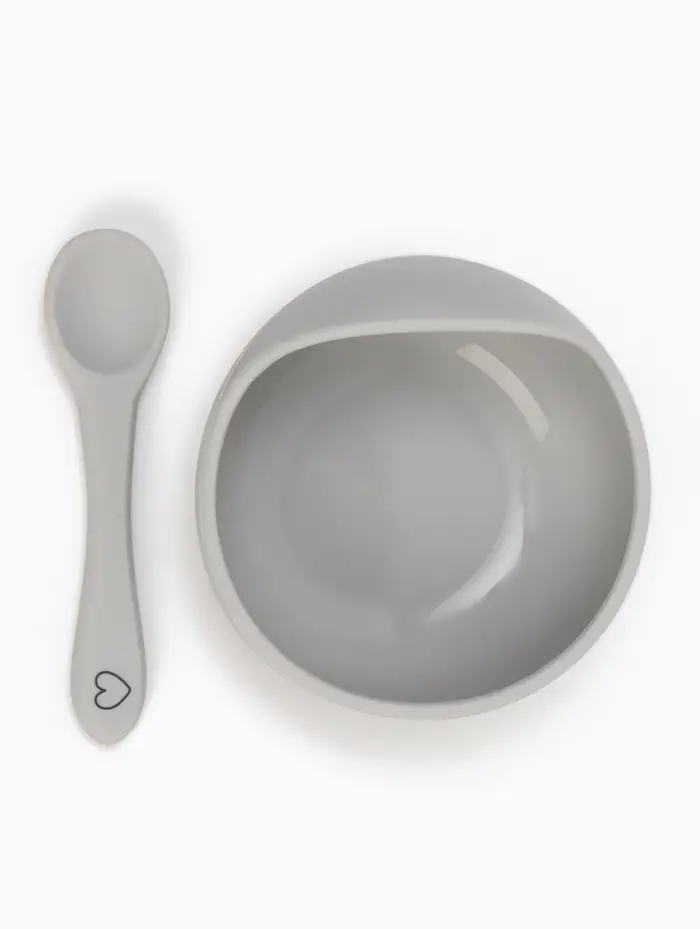 Тарелка детская на присоске и ложка, серый, Mum&Baby Тарелка детская на присоске и ложка, серый, Mum&Baby