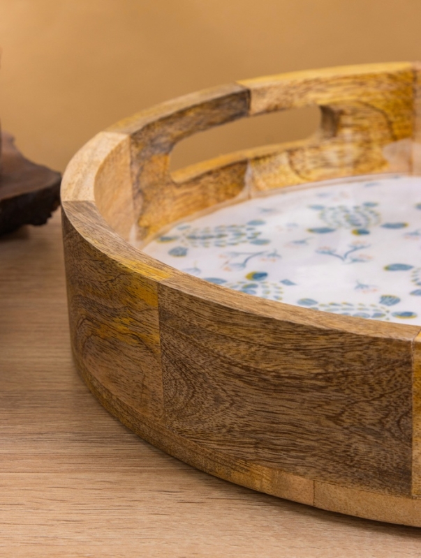 Поднос круглый с бортиками Поднос круглый с бортиками "Черепаха и цветы" дерево манго 35х35х6,5 см