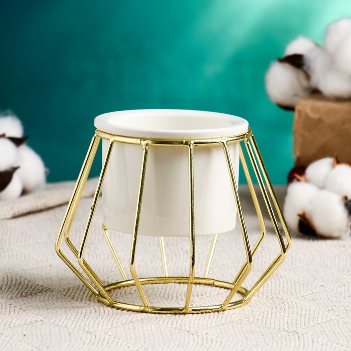 Кашпо на золотой подставке, 10х8,5см Кашпо на золотой подставке, 10х8,5см