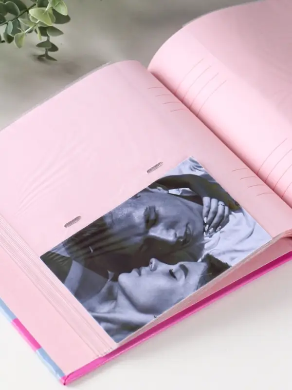 Фотоальбом 200 фото 10X15cм,"Кошечка",бум.карм.цвет.с мемо, клеевой пер-т