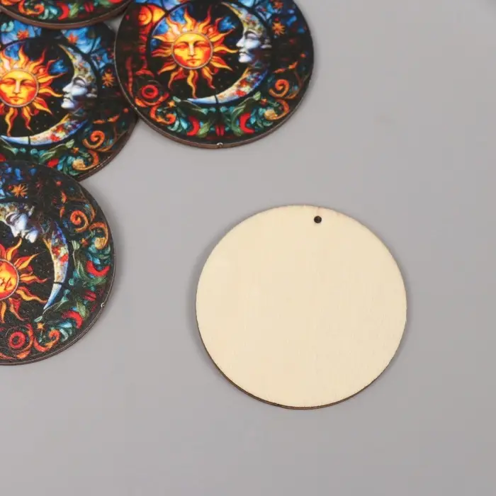 Декор для творчества дерево Декор для творчества дерево "Месяц и солнце" 4,6х4,6х0,3 см