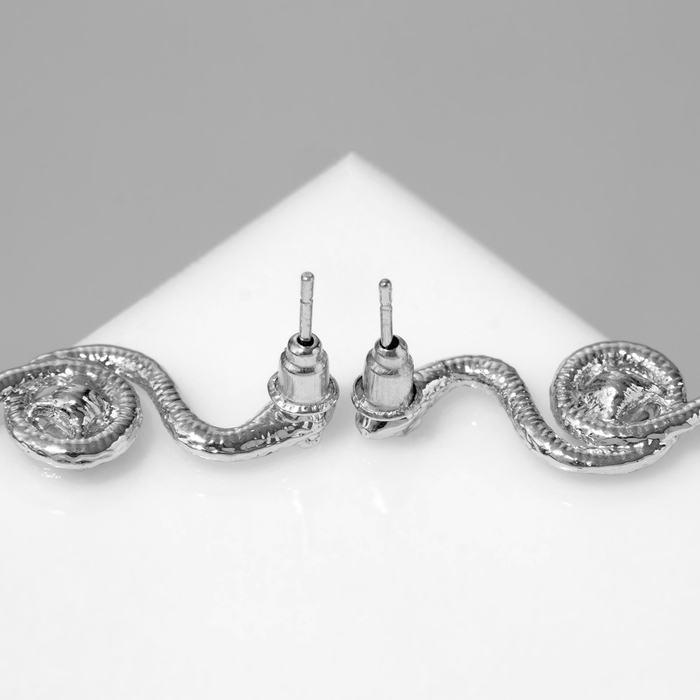 Новый год! Символ года 2025! Серьги со стразами «Змея» завиток, цвет чёрный в серебре