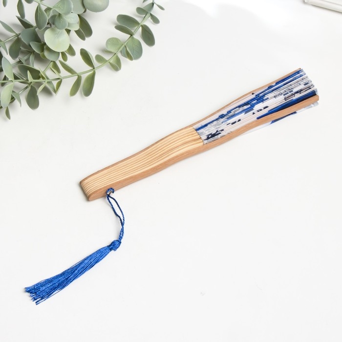 Веер бамбук, текстиль h=21 см изгиб, с кистью  Веер бамбук, текстиль h=21 см изгиб, с кистью "Цветы" в коробке, бело-синий