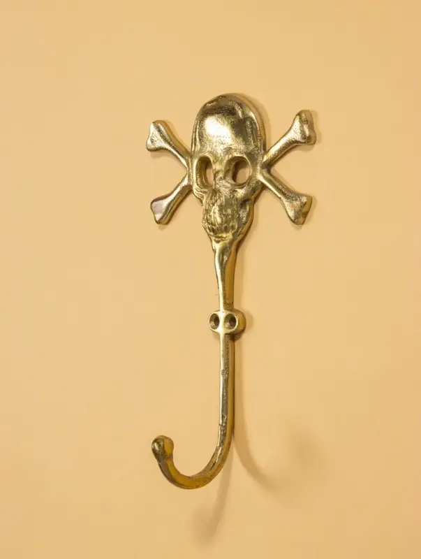 Крючок настенный «Весёлый Роджер», 22×13.5×5.5 см, алюминий, золото Крючок настенный «Весёлый Роджер», 22×13.5×5.5 см, алюминий, золото