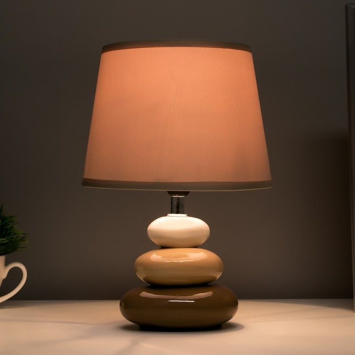 Настольная лампа 16869/1 E14 40Вт 18х18х25 см Настольная лампа 16869/1 E14 40Вт 18х18х25 см