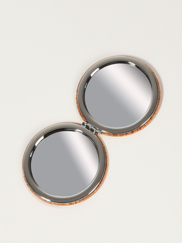 Зеркало складное, d = 7,2 см, с увеличением, цвет коричневый/оранжевый Зеркало складное, d = 7,2 см, с увеличением, цвет коричневый/оранжевый