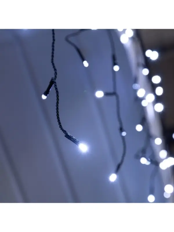 Гирлянда &laquo;Бахрома&raquo; 3&times;0.6 м, IP44, УМС, тёмная нить, 100 LED, свечение белое, мерцание, 24 В