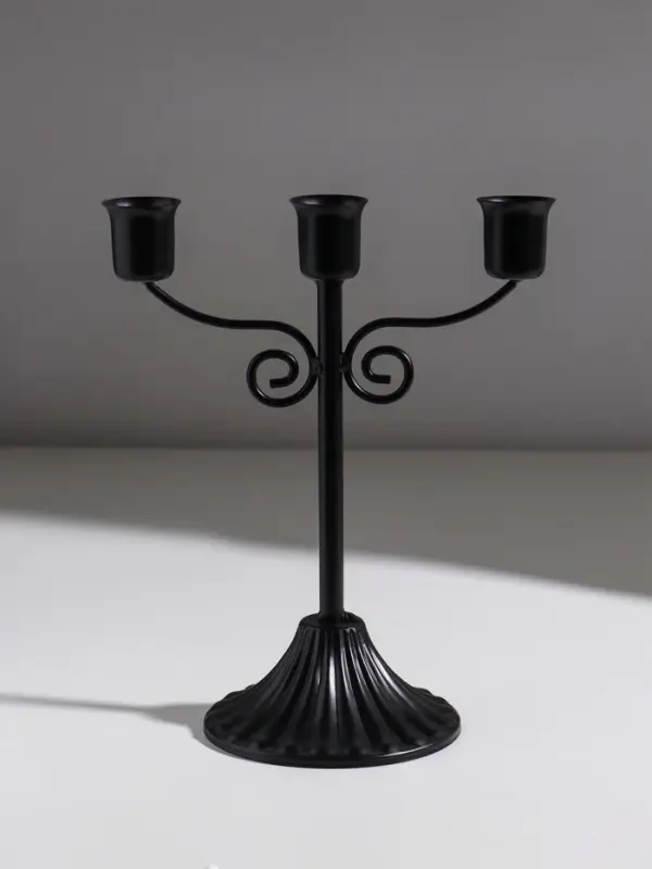 Подсвечник металл на 3 свечи  Подсвечник металл на 3 свечи "Классика с завитками" d=2,5 см чёрный 18х10х21 см
