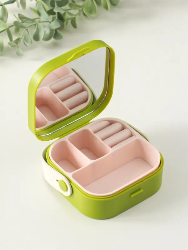 Шкатулка пластик для украшений с зеркалом, с ручкой 3 ячейки, 3 полосы, зелёны 9х9х3,8 см