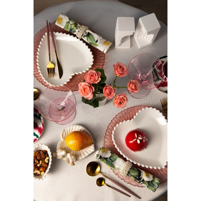 Тарелка фарфоровая Magistro «Сердце», d=30 см, цвет белый Тарелка фарфоровая Magistro «Сердце», d=30 см, цвет белый