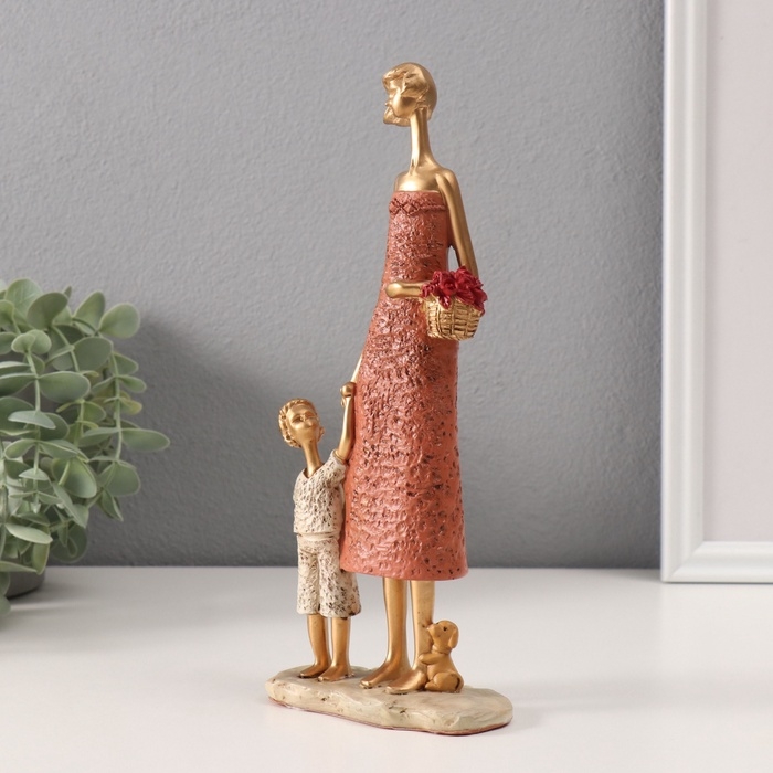 Сувенир полистоун  Сувенир полистоун "Мама с сыном с корзинкой цветов" красно-бордовый 5х9,8х24 см