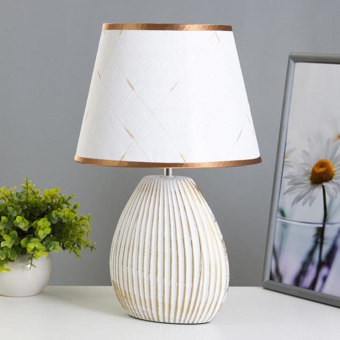 Настольная лампа Настольная лампа "Аллано" E14 40Вт микс 20х25х39 см RISALUX