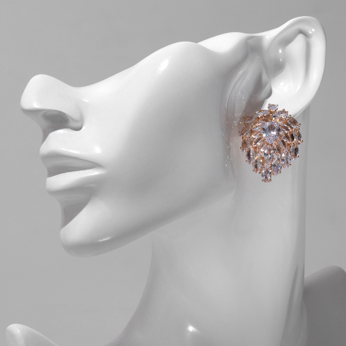 Серьги со стразами «Вспышка» каплей, цвет белый в золоте Серьги со стразами «Вспышка» каплей, цвет белый в золоте