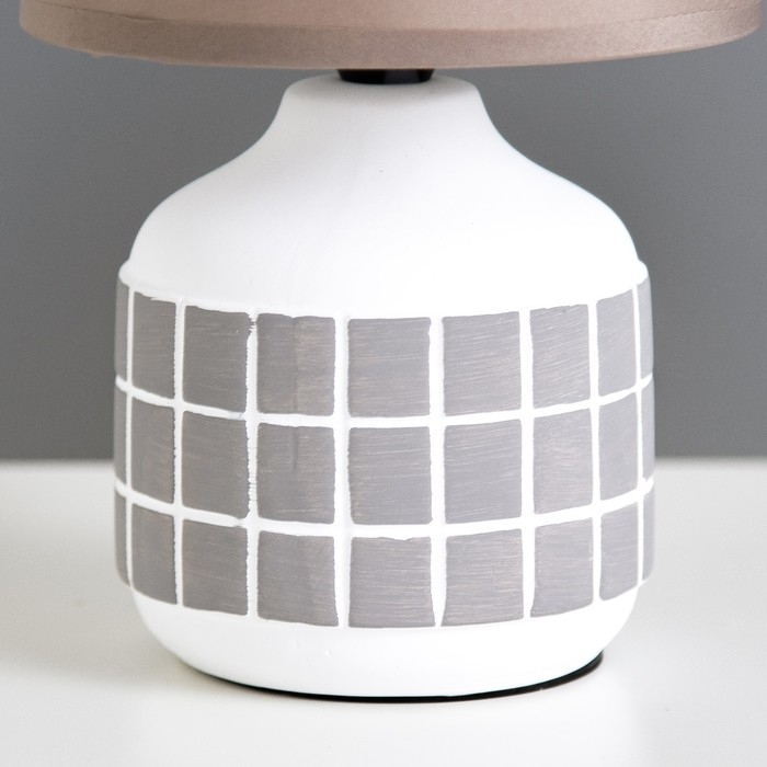 Настольная лампа Настольная лампа "Гликерия" E14 40Вт бело-серая 15х15х27 см RISALUX