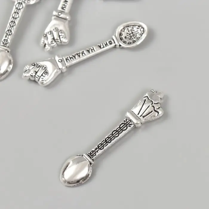 Сувенир кошельковый металл "Фига на удачу" 1х4,5 см