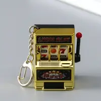 Брелок для ключей &laquo;Игровой автомат - казино&raquo;, золото, крутится барабан, 2.7&times;3.4&times;5 см
