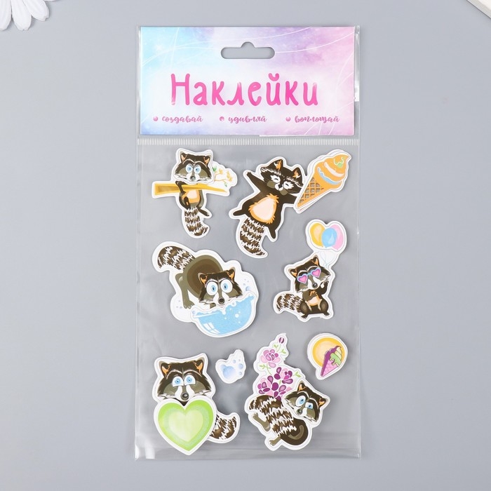 Наклейка картон 2 слоя Наклейка картон 2 слоя "Неугомонные еноты" 17х12 см