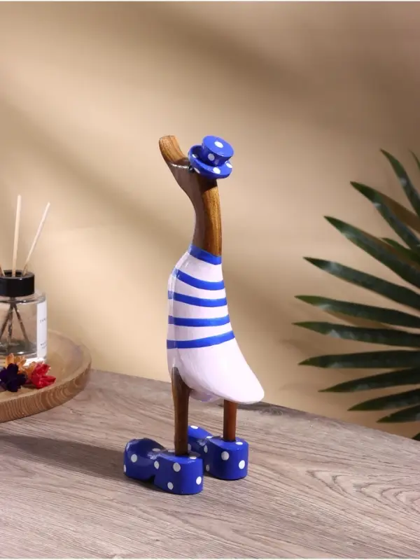 Сувенир &laquo;Утка в розово-голубой одежде&raquo;, 13&times;9&times;27 см, дерево