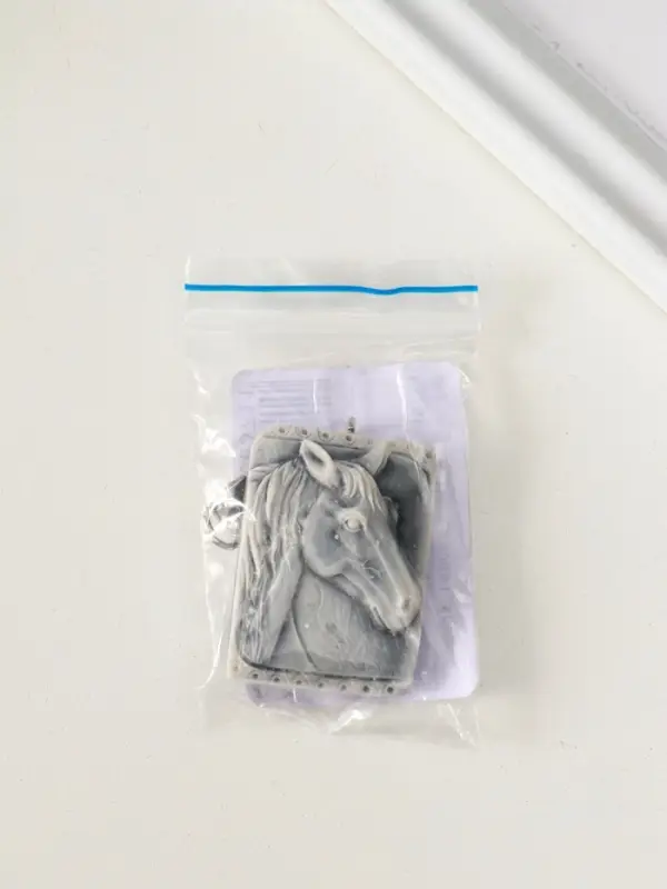 Брелок "Голова лошади (барельеф)" 4 см