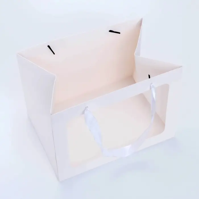Пакет подарочный с широким дном и окном 25&times;19&times;18 см, белый