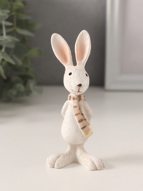 Сувенир полистоун Сувенир полистоун "Белый зайка в полосатом шарфе" 5х3,5х11 см