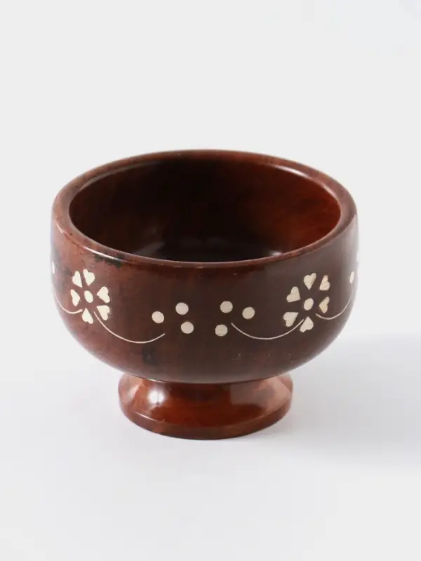 Чаша на ножке &laquo;В самое сердце&raquo;, 10&times;10&times;7 см, дерево шишам