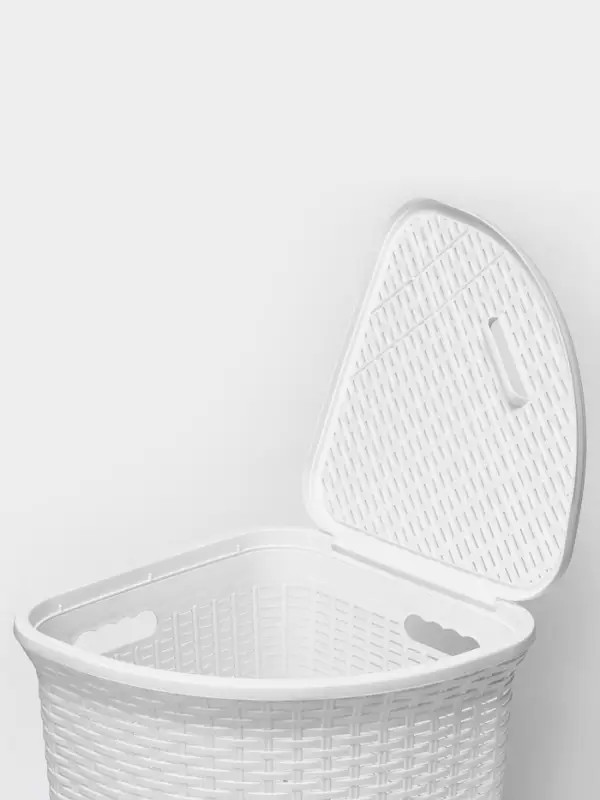 Корзина для белья угловая с крышкой &laquo;Ротанг&raquo;, 60 л, 40.5&times;40.5&times;57 см, белая