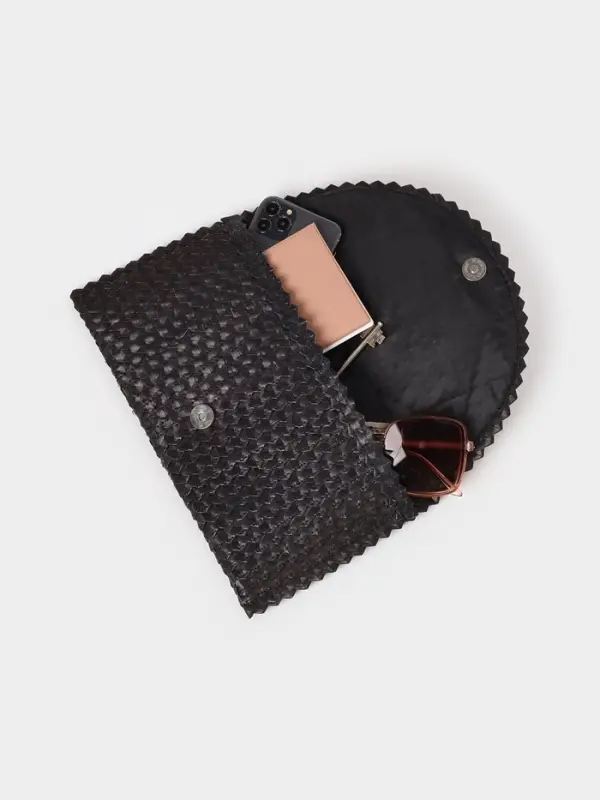 Сумка клатч плетёная из пальмового листа, 28&times;16&times;2 см, чёрная